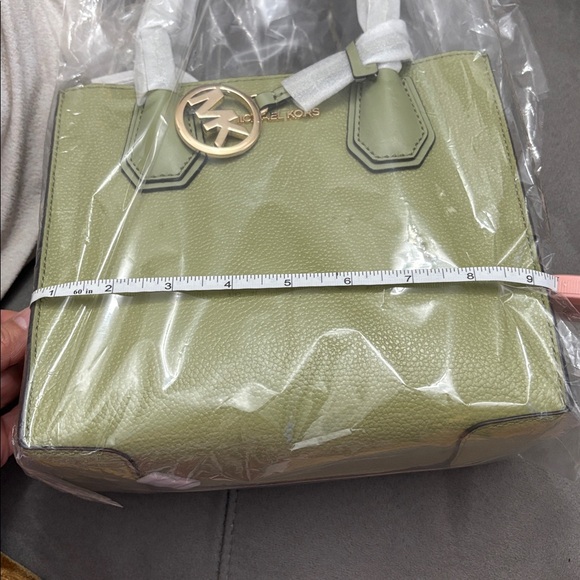 NWT Michael Kors Sheila Small Light Sage Vegan Leather Center Zip Satchel - Picture 11 of 12